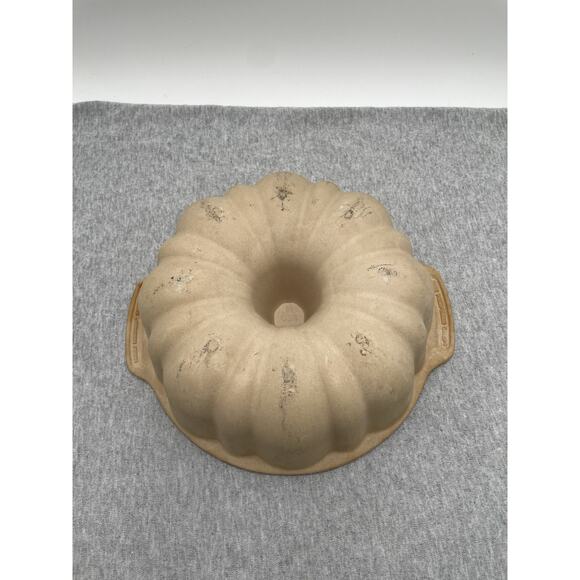 Pampered Chef 1440 Family Heritage Stoneware 10" Fluted Bundt Pan Retired - Picture 3 of 6